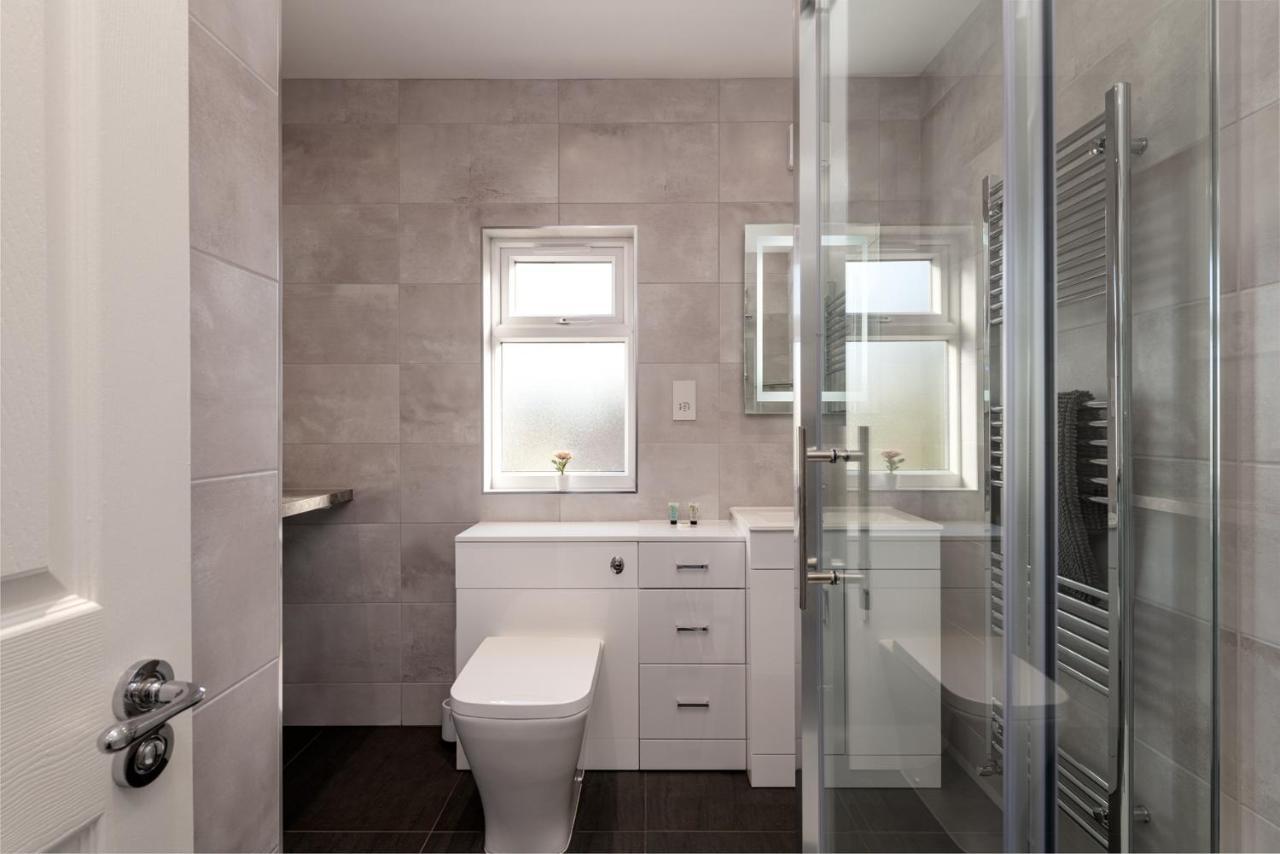 Cool, Calm & Contractor-Approved - Summer Stays Open - Apartment D 吉林汉姆 外观 照片